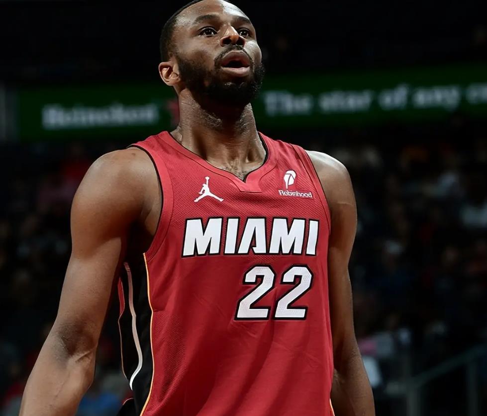 开云app下载-转会期国王杯焦点战，夏洛特黄蜂内部沟通，气氛紧张，训练强度明显提升(王者冷却上限是40还是45)